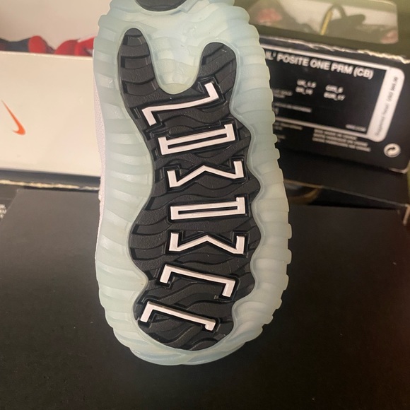 Jordan 11 retro low - Picture 4 of 9